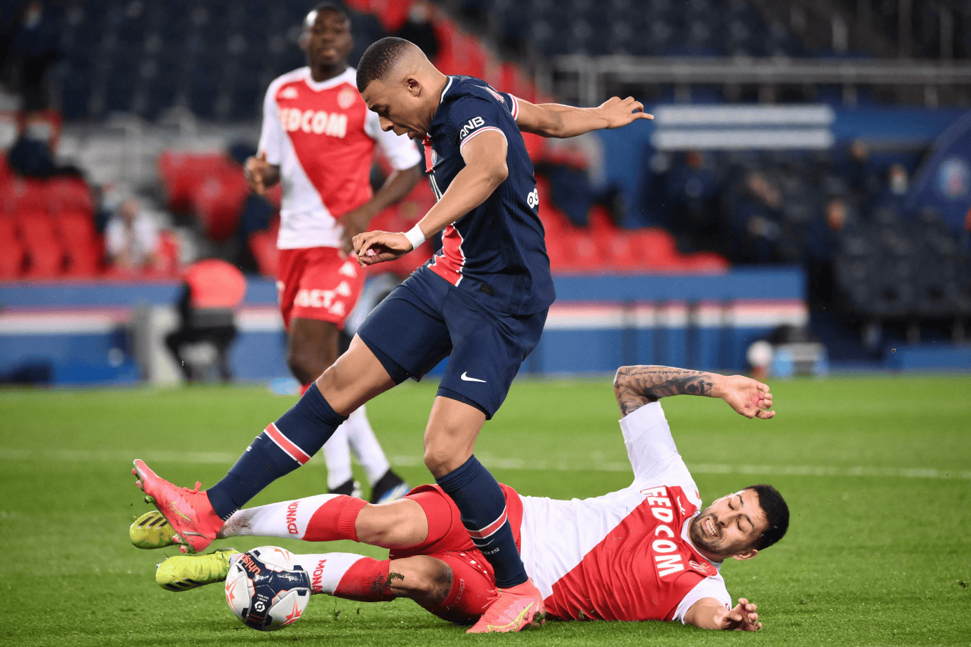 包含转会期体能课后，马赛止住颓势备战法甲，更衣室稳定，临场指挥获称赞的词条-金年会链接入口